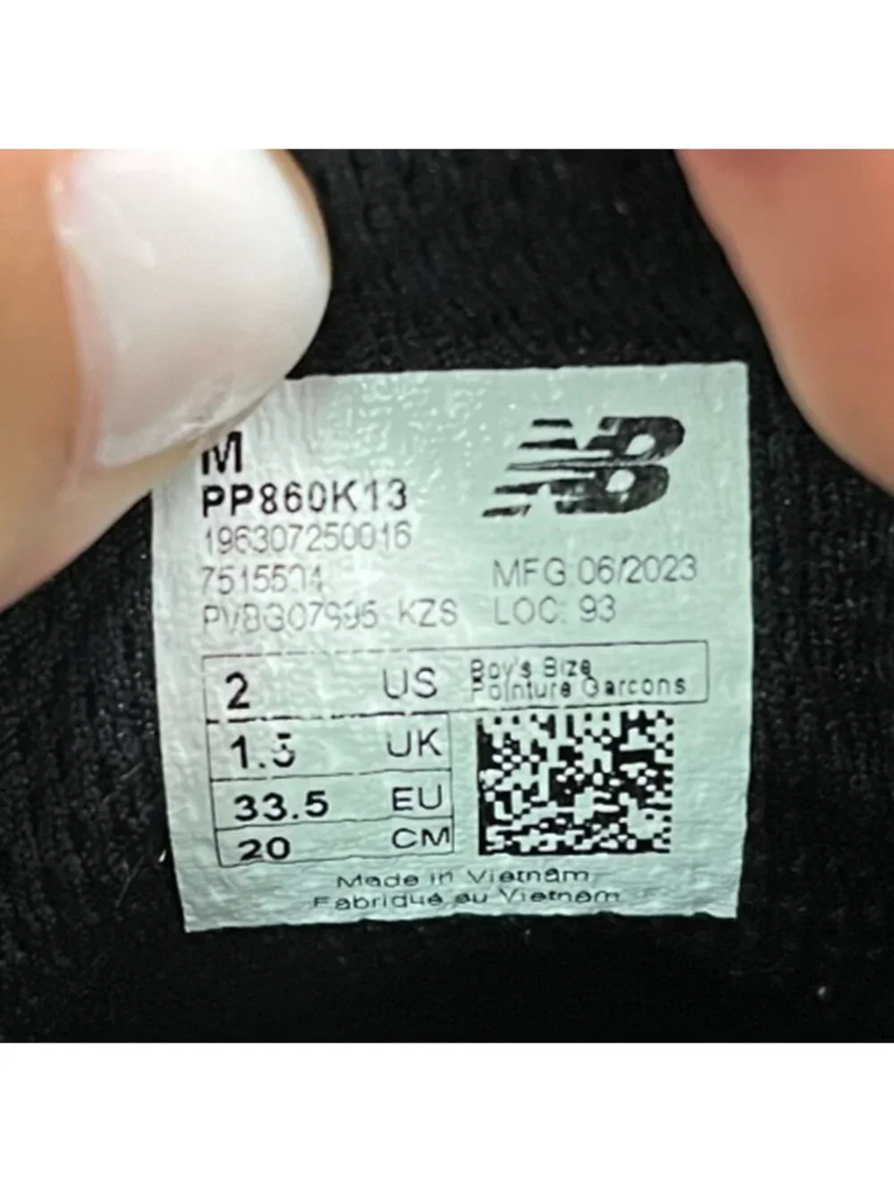 New Balance Fresh Foam X860v13 Boys Size 2Y Black White Running Shoes Sneakers